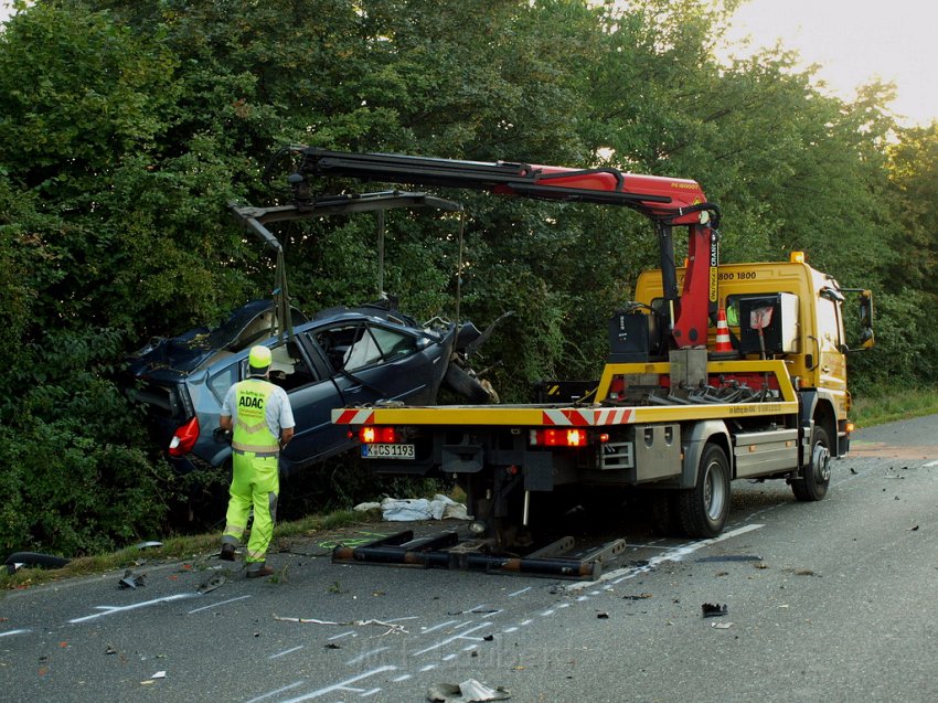 Schwerer VU Koeln Immendorf Kerkraderstr P334.JPG